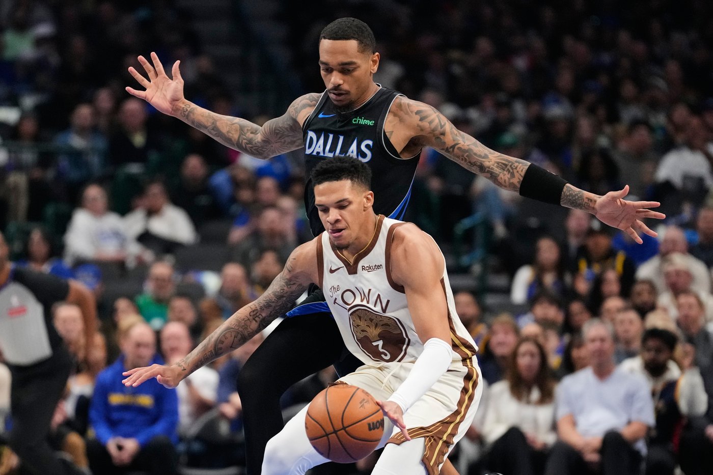 Mavs beat Warriors 123-115 on night Stephen Curry becomes first with 10,000 attempts from 3 | iNFOnews.ca Mavs beat Warriors 123-115 on night Stephen Curry becomes first with 10,000 attempts from 3 | iNFOnews.ca