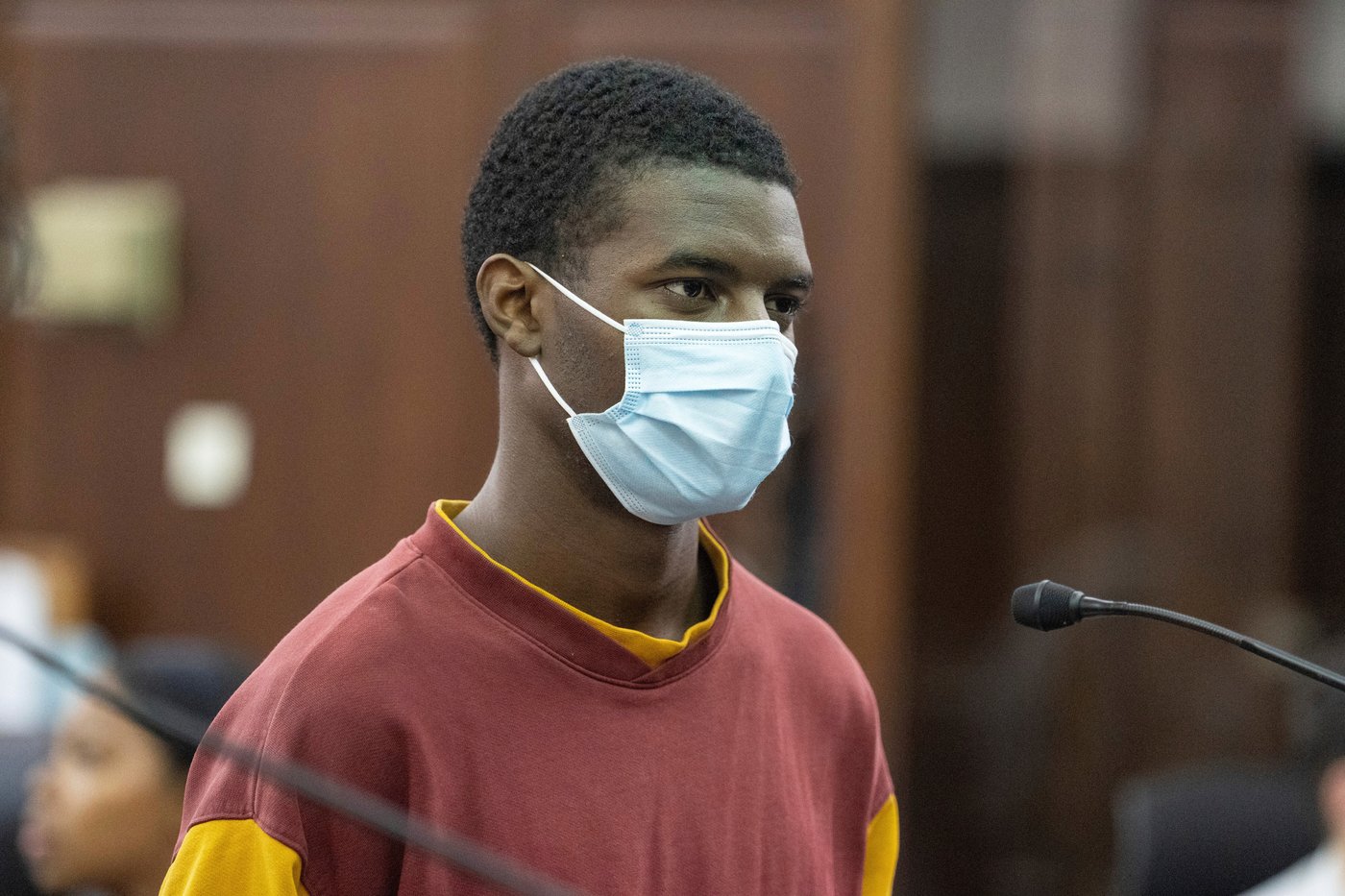 Brooklyn activist pleads guilty to setting fire to 11 NYPD vehicles | iNFOnews.ca