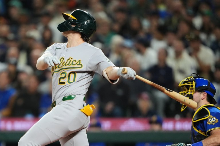 Athletics hit 4 home runs in 3rd inning of 7-6 victory over Mariners | iNFOnews.ca