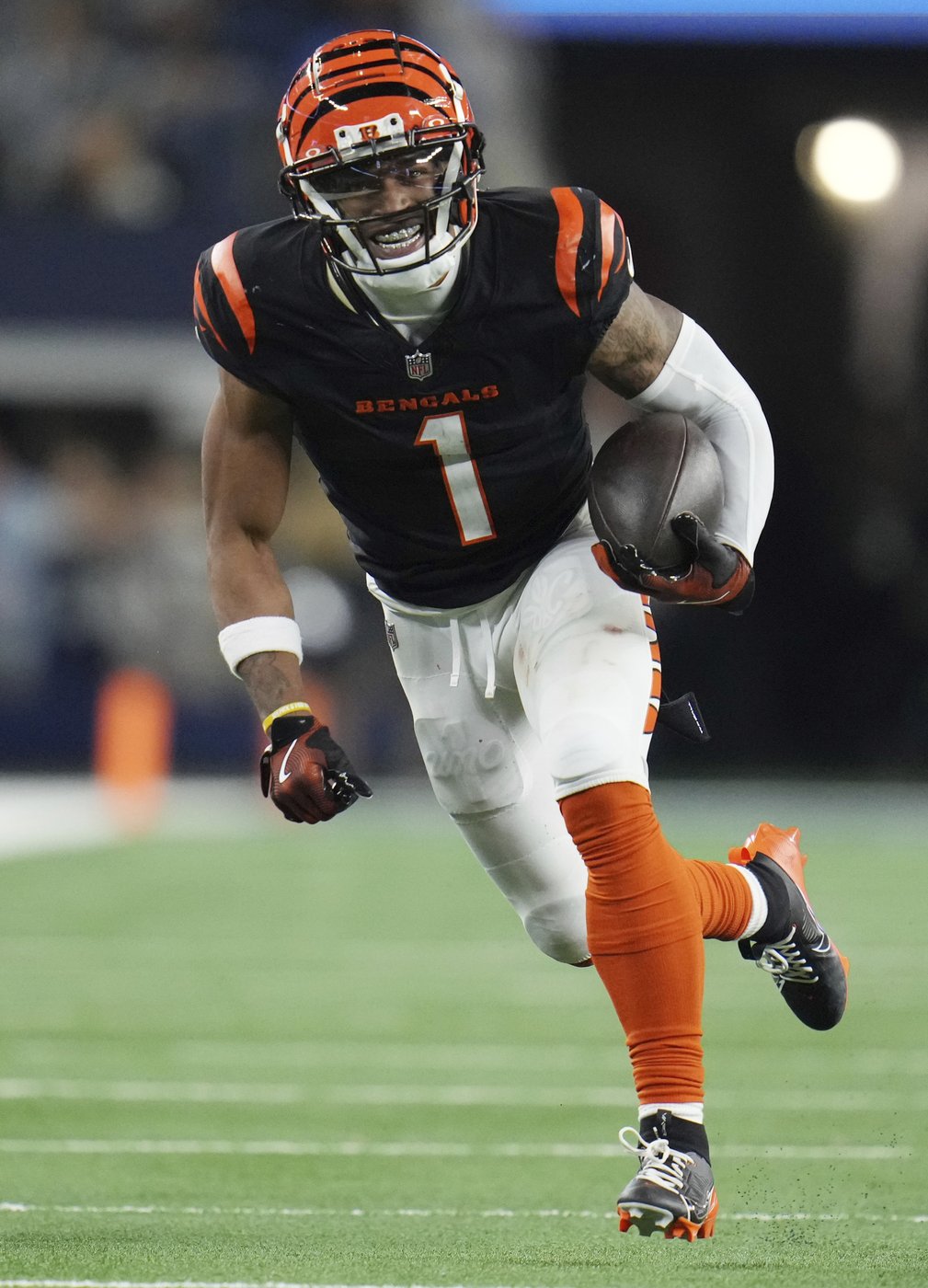 Joe Burrow and Ja'Marr Chase stay hot as the Bengals finally break through to end a 3-game skid | iNFOnews.ca