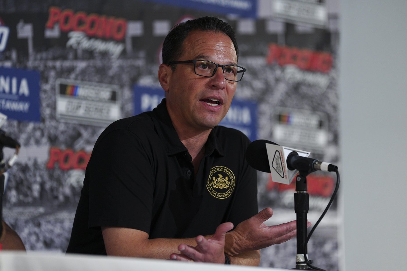 Gov. Shapiro champions Pa. sports scene at Pocono, will work with NFL teams on stadium needs | iNFOnews.ca