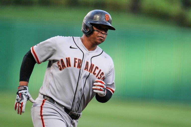 Rafael Devers hits 32nd homer, extends hit streak to 10 games as Giants beat Pirates 5-4 in 10 | iNFOnews.ca