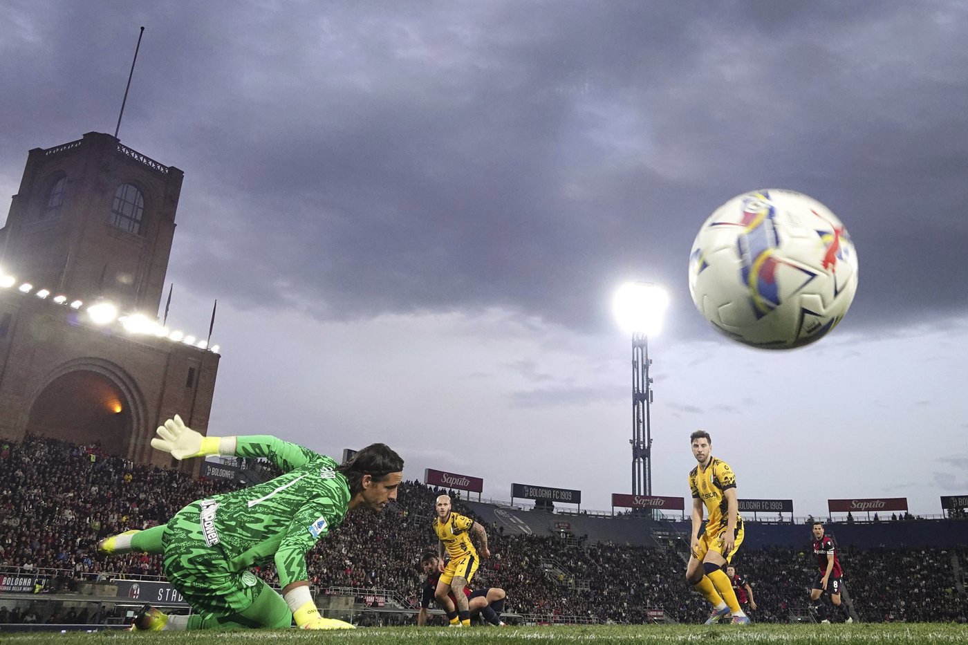 Inter struggles at Bologna again and is left level with Napoli atop Serie A | iNFOnews.ca