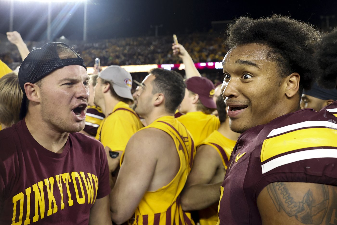 Minnesota upsets No. 11 USC 24-17 on Brosmer's 4th-and-goal sneak with 56 seconds left | iNFOnews.ca Minnesota upsets No. 11 USC 24-17 on Brosmer's 4th-and-goal sneak with 56 seconds left | iNFOnews.ca