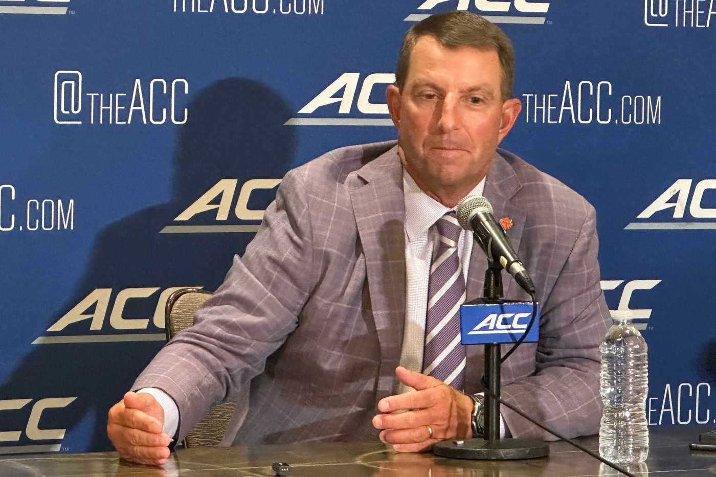 Swinney says help from Congress is only way to discourage 'blatant' tampering in college football | iNFOnews.ca Swinney says help from Congress is only way to discourage 'blatant' tampering in college football | iNFOnews.ca