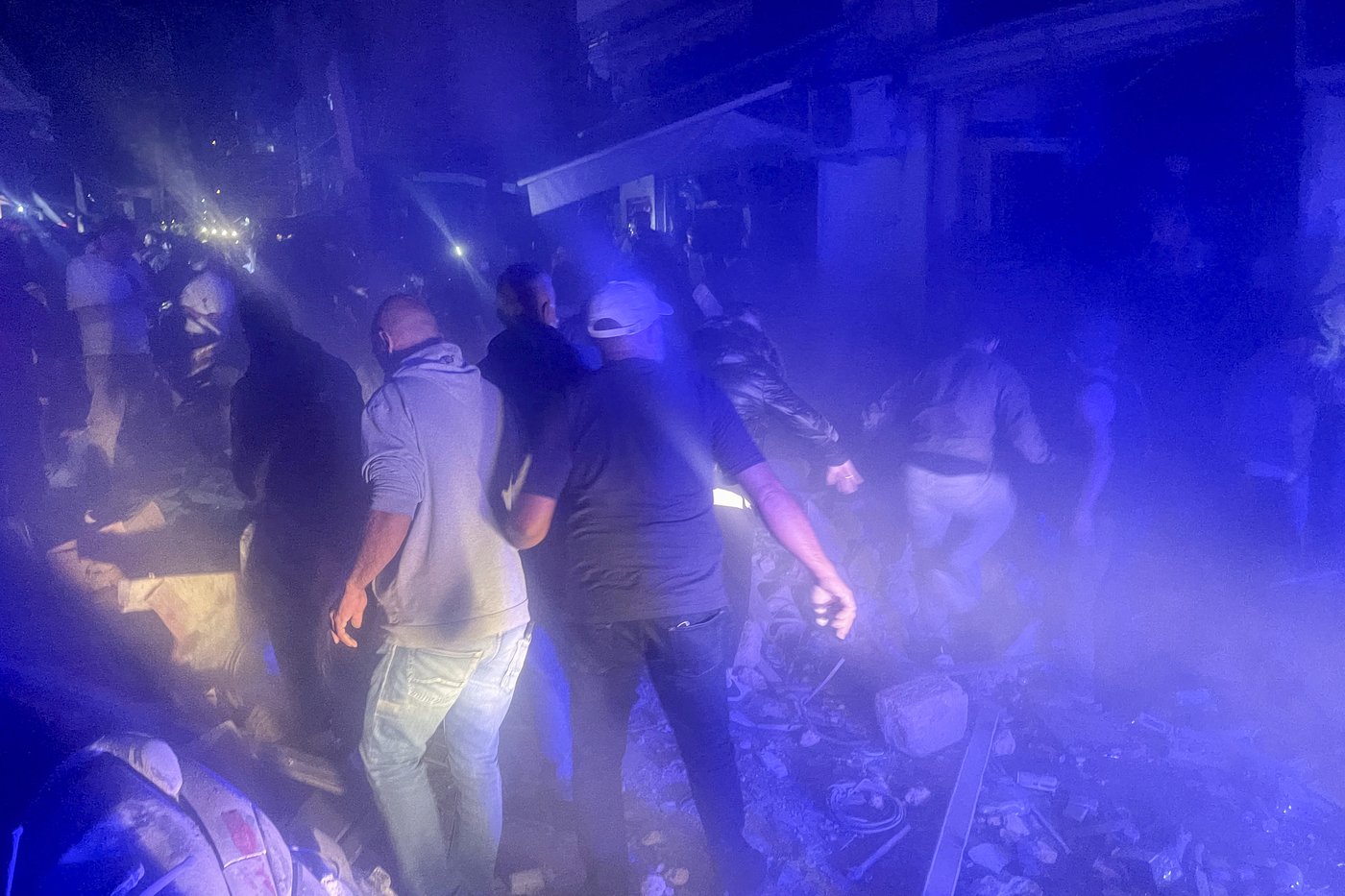 Israeli airstrike hits central Beirut near key government buildings and embassies | iNFOnews.ca