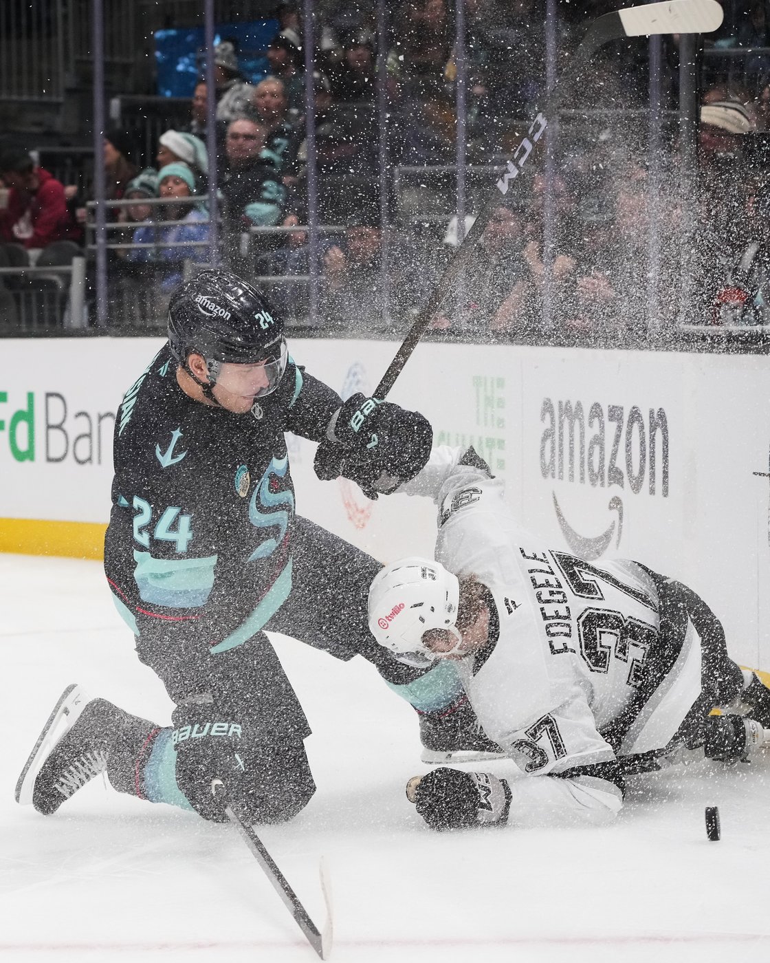 Vince Dunn scores in OT as Kraken beat Kings, end five-game skid | iNFOnews.ca Vince Dunn scores in OT as Kraken beat Kings, end five-game skid | iNFOnews.ca