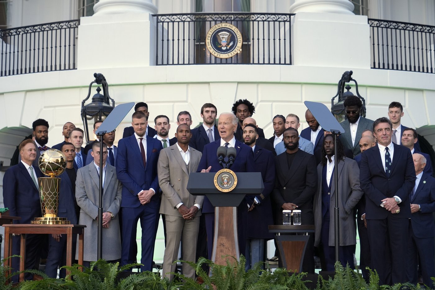 President Biden welcomes 2024 NBA champion Boston Celtics to White House | iNFOnews.ca President Biden welcomes 2024 NBA champion Boston Celtics to White House | iNFOnews.ca