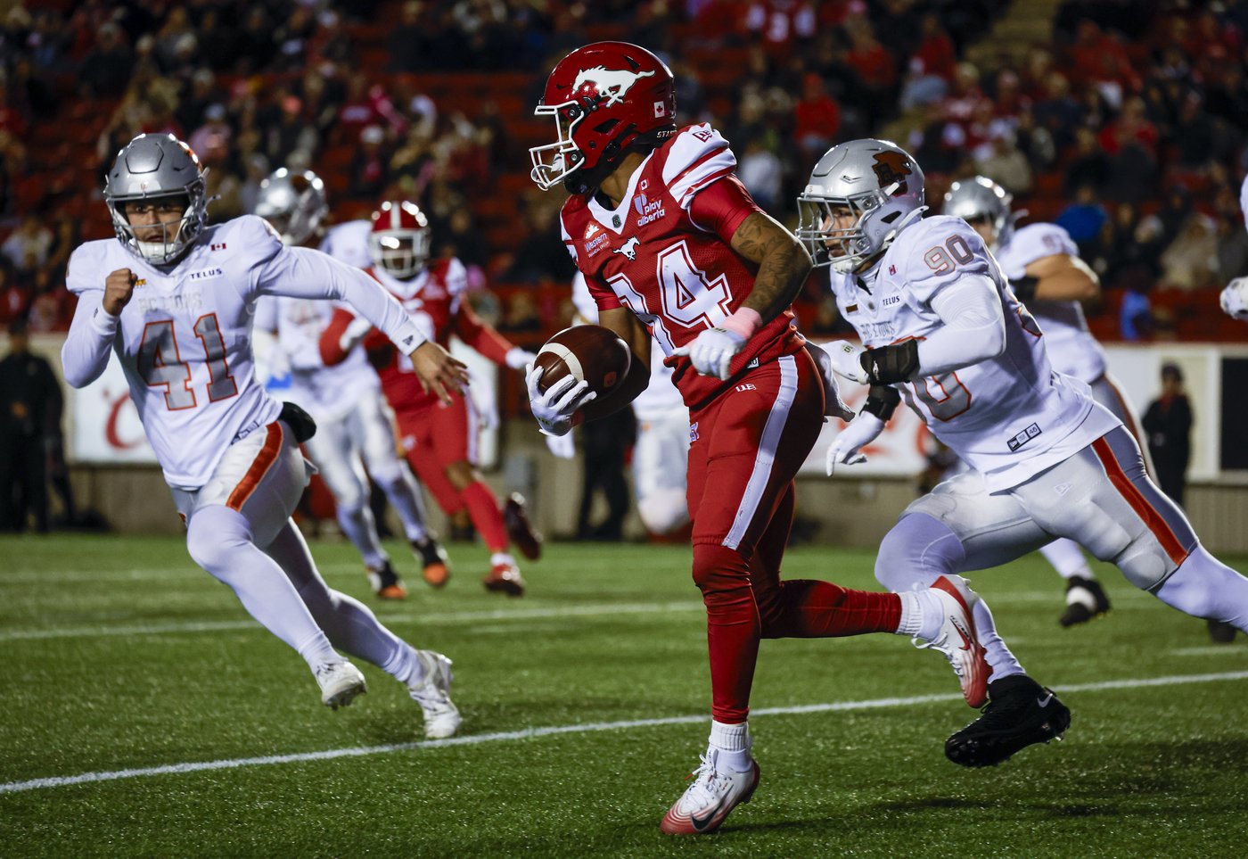 Calgary Stampeders win and await playoff fate after 32-13 victory over B.C. Lions | iNFOnews.ca Calgary Stampeders win and await playoff fate after 32-13 victory over B.C. Lions | iNFOnews.ca