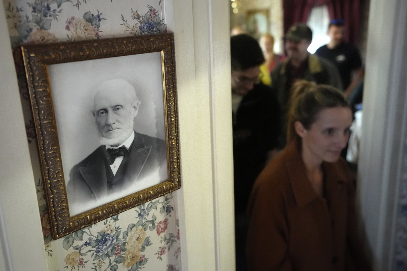 As Halloween approaches, tourists visit a home with a gruesome past and tunnels said to be haunted | iNFOnews.ca