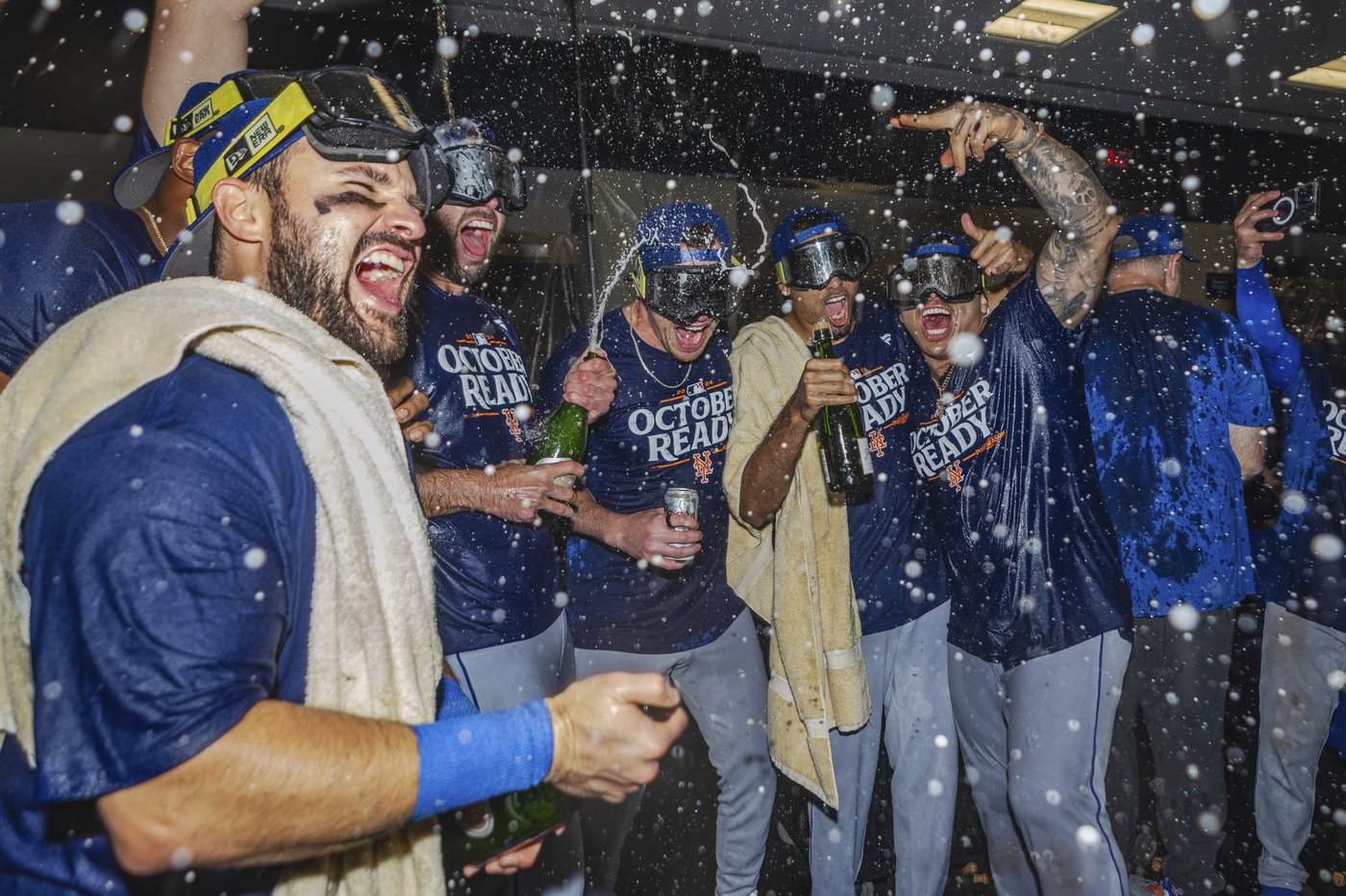 Braves salvage playoff berth with 3-0 win over the Mets, who win thrilling opener 8-7 to clinch | iNFOnews.ca