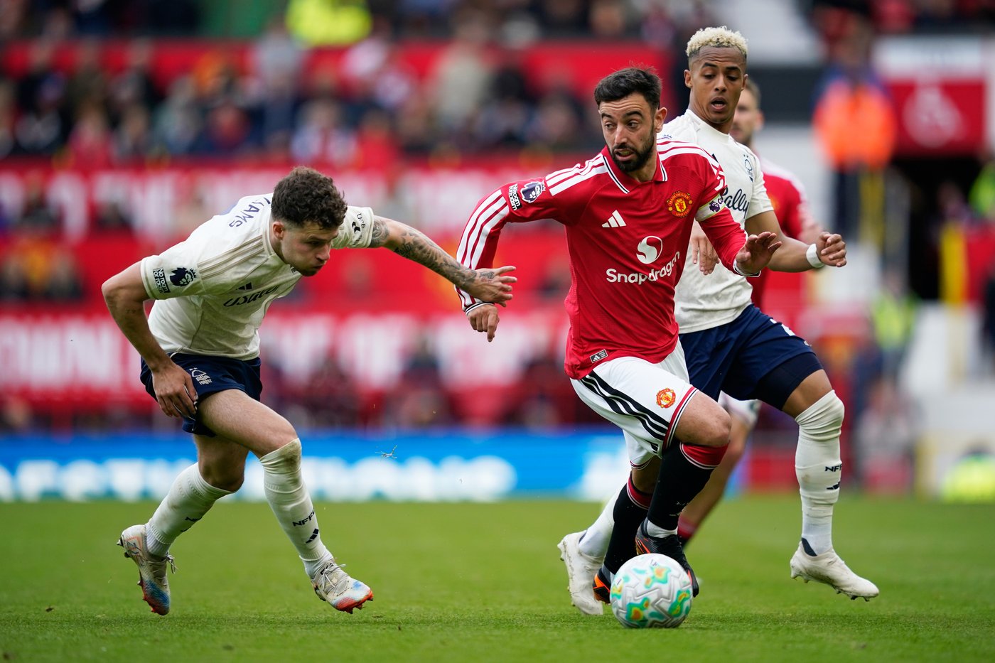 Bruno Fernandes wins the Premier League player-of-season award | iNFOnews.ca