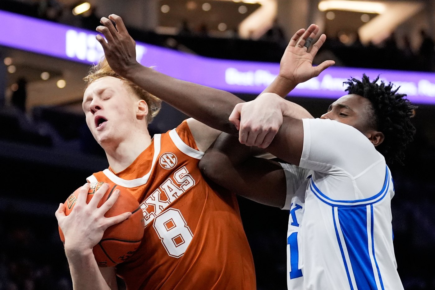 Evans, Boozer help No. 6 Duke overcome slow start and defeat Texas 75-60 in season opener | iNFOnews.ca
