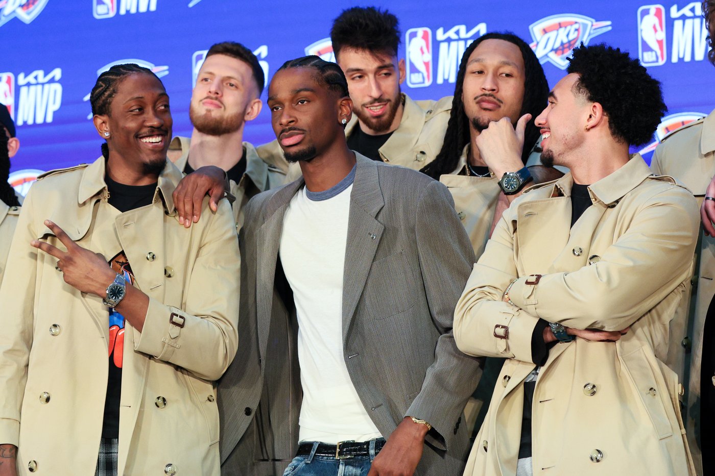 Shai Gilgeous-Alexander of the Thunder becomes the 14th player to win back-to-back NBA MVPs | iNFOnews.ca