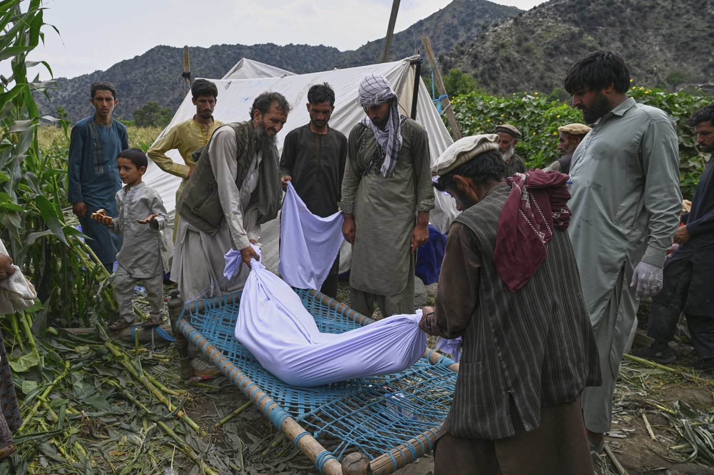 Death toll from Afghan earthquake jumps to more than 2,200 as aid agencies plead for funds | iNFOnews.ca Death toll from Afghan earthquake jumps to more than 2,200 as aid agencies plead for funds | iNFOnews.ca