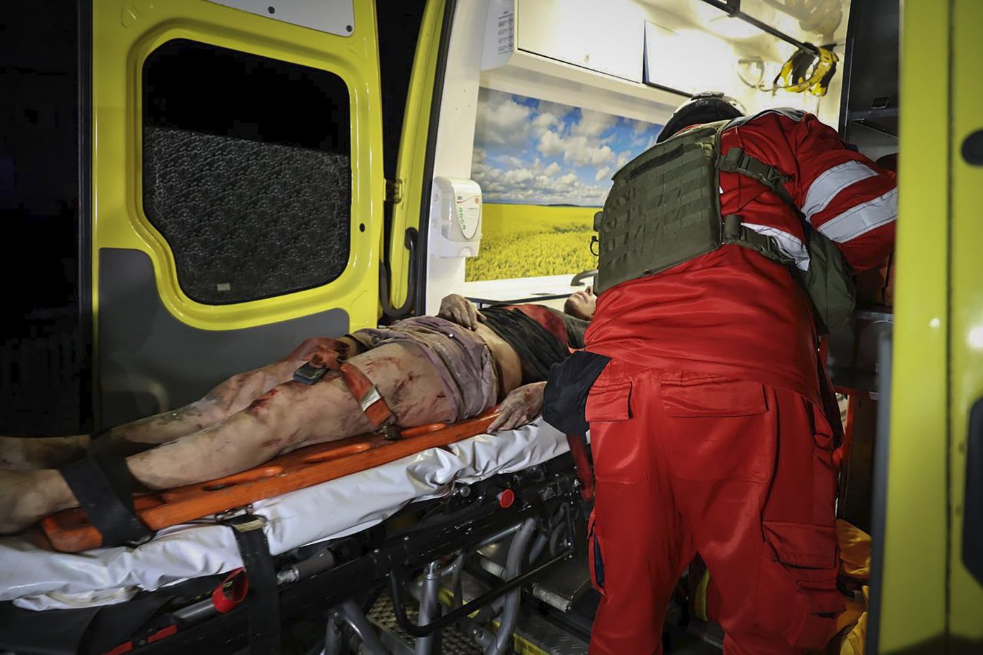Russian bomb hits building in Ukraine's 2nd largest city, killing 3, including 2 teens | iNFOnews.ca