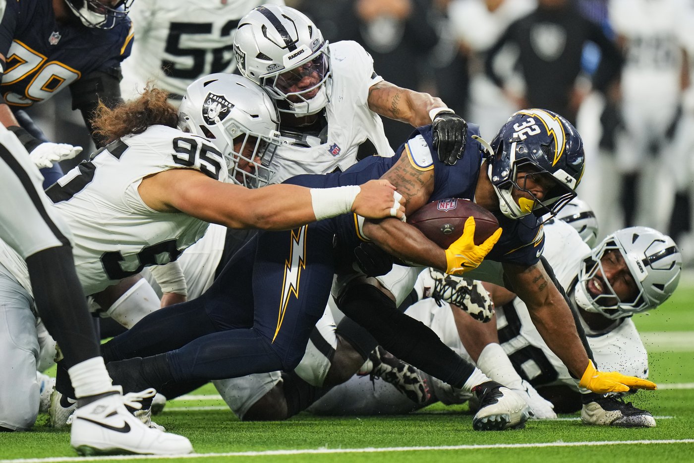 Chargers expect to have QB Justin Herbert for Monday night showdown against reeling Eagles | iNFOnews.ca Chargers expect to have QB Justin Herbert for Monday night showdown against reeling Eagles | iNFOnews.ca