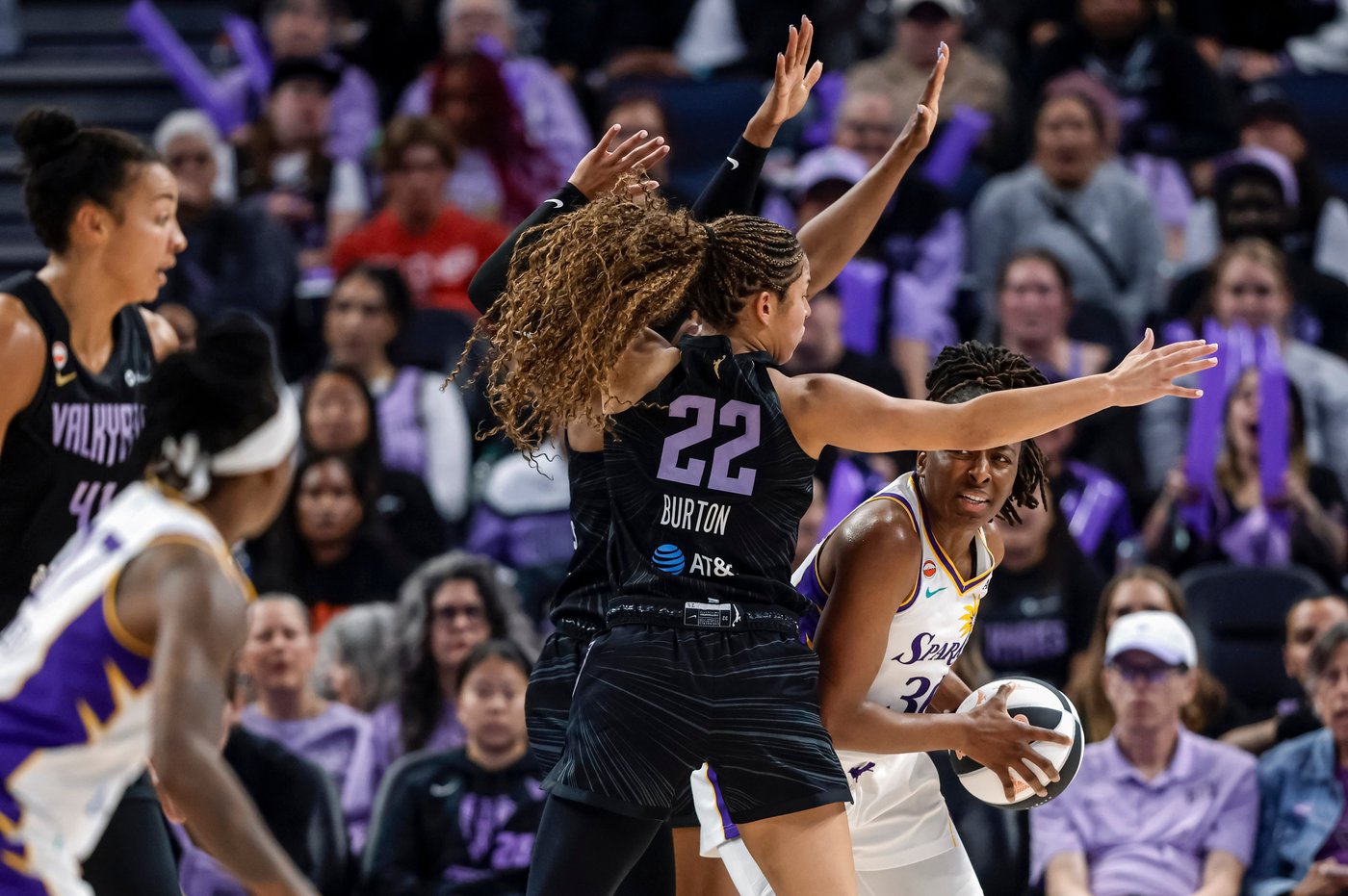 Gabby Williams scores 16 points, Kaila Charles comes off bench for 13, Valkyries top Sparks 78-58 | iNFOnews.ca