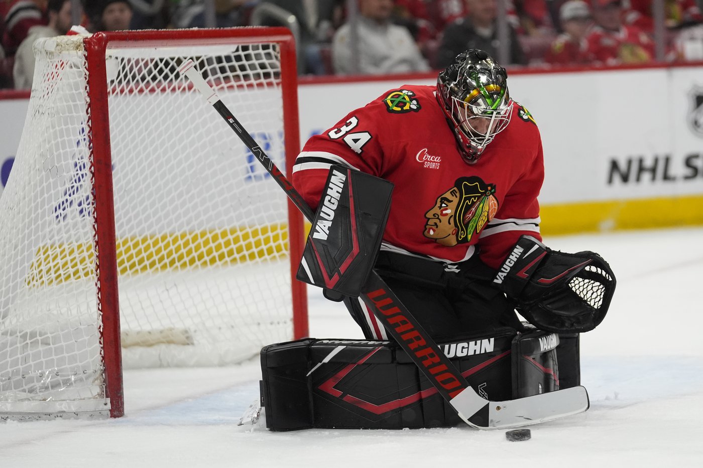 Bertuzzi, Jones help Blackhawks beat slumping Golden Knights 5-3. | iNFOnews.ca Bertuzzi, Jones help Blackhawks beat slumping Golden Knights 5-3. | iNFOnews.ca