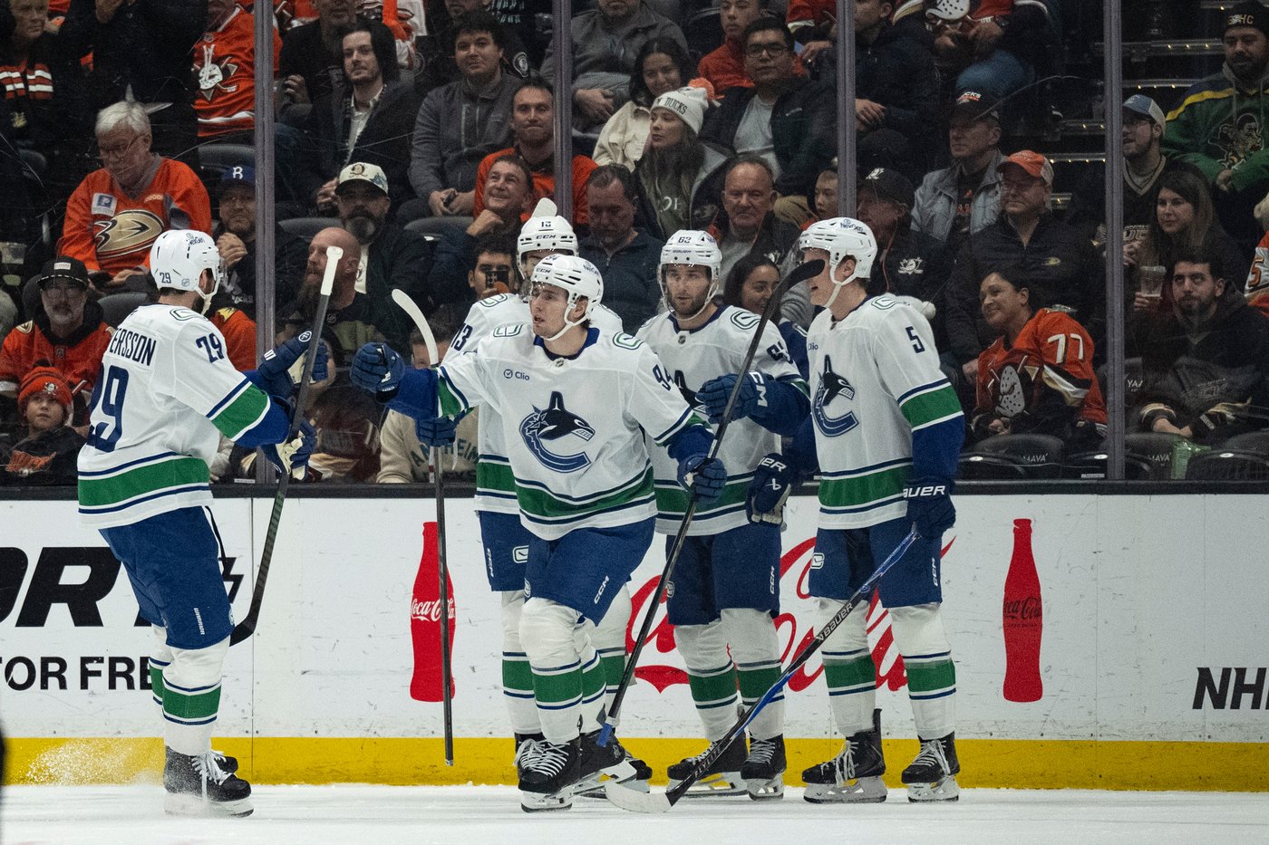 Sasson, O’Connor score late to back Tolopilo in Canucks' 5-4 win over Ducks | iNFOnews.ca