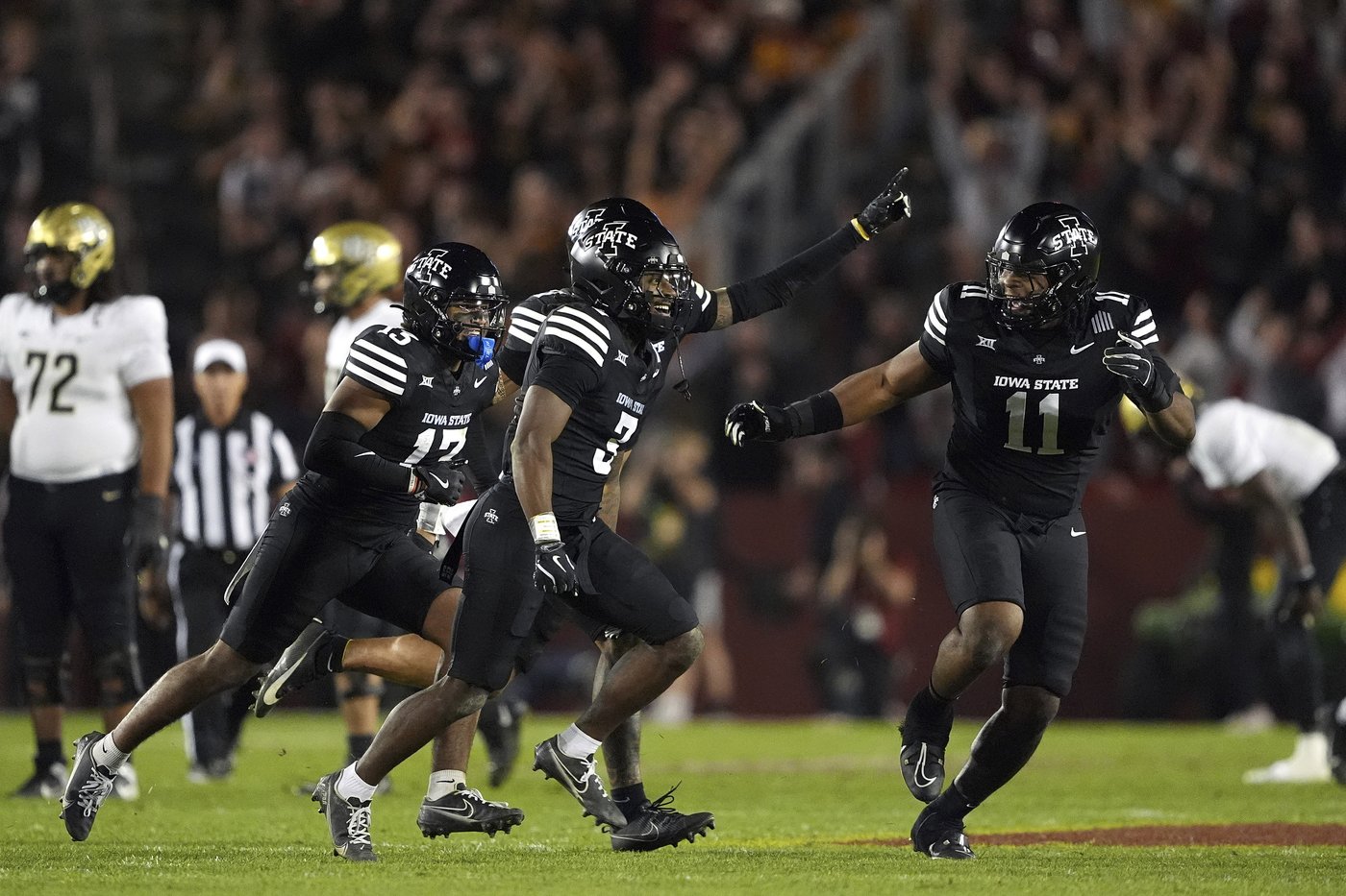 Rocco Becht saves Cyclones with late touchdown drive in No. 9 Iowa State's 38-35 win over UCF | iNFOnews.ca Rocco Becht saves Cyclones with late touchdown drive in No. 9 Iowa State's 38-35 win over UCF | iNFOnews.ca