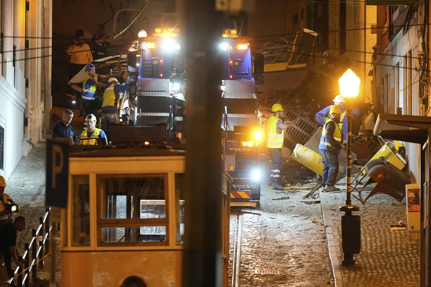 Ottawa man confirmed dead in Lisbon streetcar crash | iNFOnews.ca Ottawa man confirmed dead in Lisbon streetcar crash | iNFOnews.ca