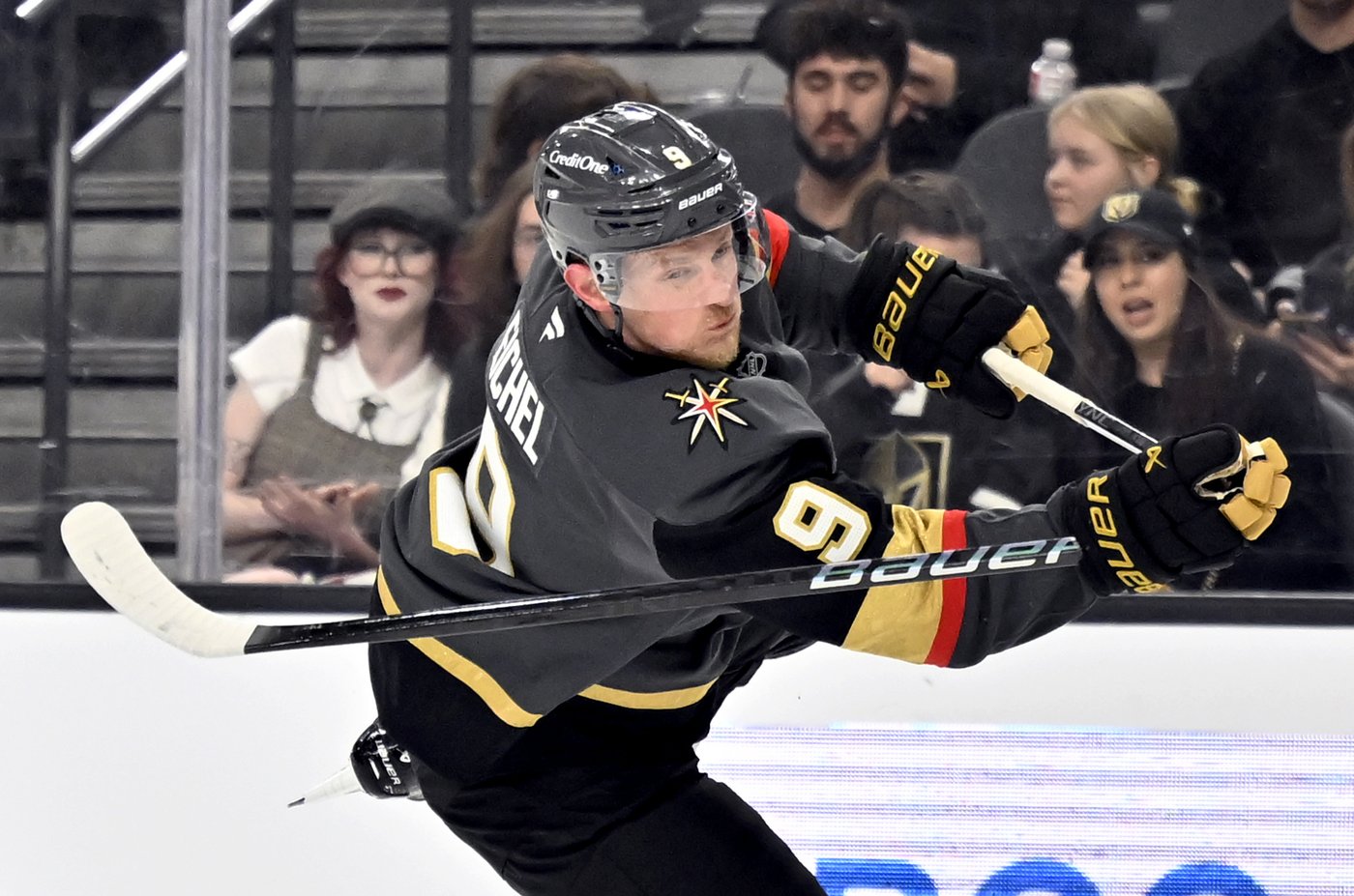 Golden Knights score 3 in 2nd period and beat Flyers 5-2 | iNFOnews.ca