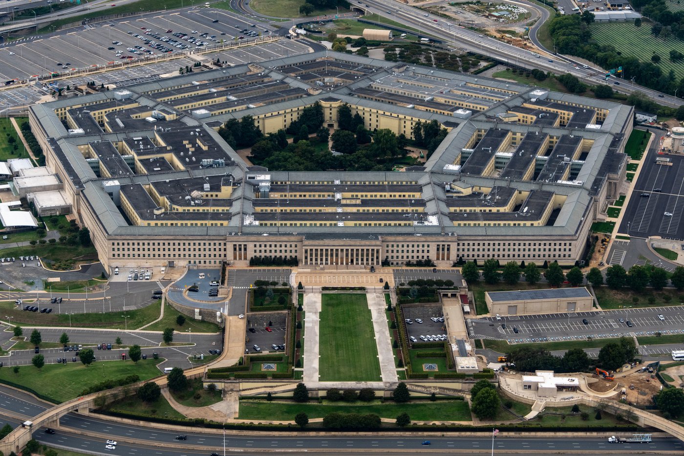 News organizations, including Hegseth's former employer Fox, reject new Pentagon reporting rules | iNFOnews.ca News organizations, including Hegseth's former employer Fox, reject new Pentagon reporting rules | iNFOnews.ca
