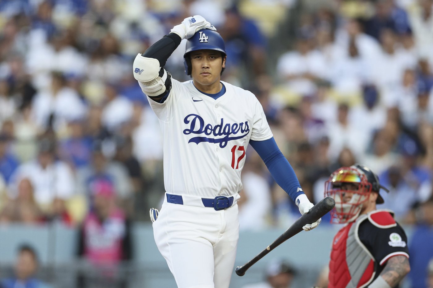 Royce Lewis, Christian Vazquez each drive in 3 runs as Twins beat Dodgers 10-7 | iNFOnews.ca
