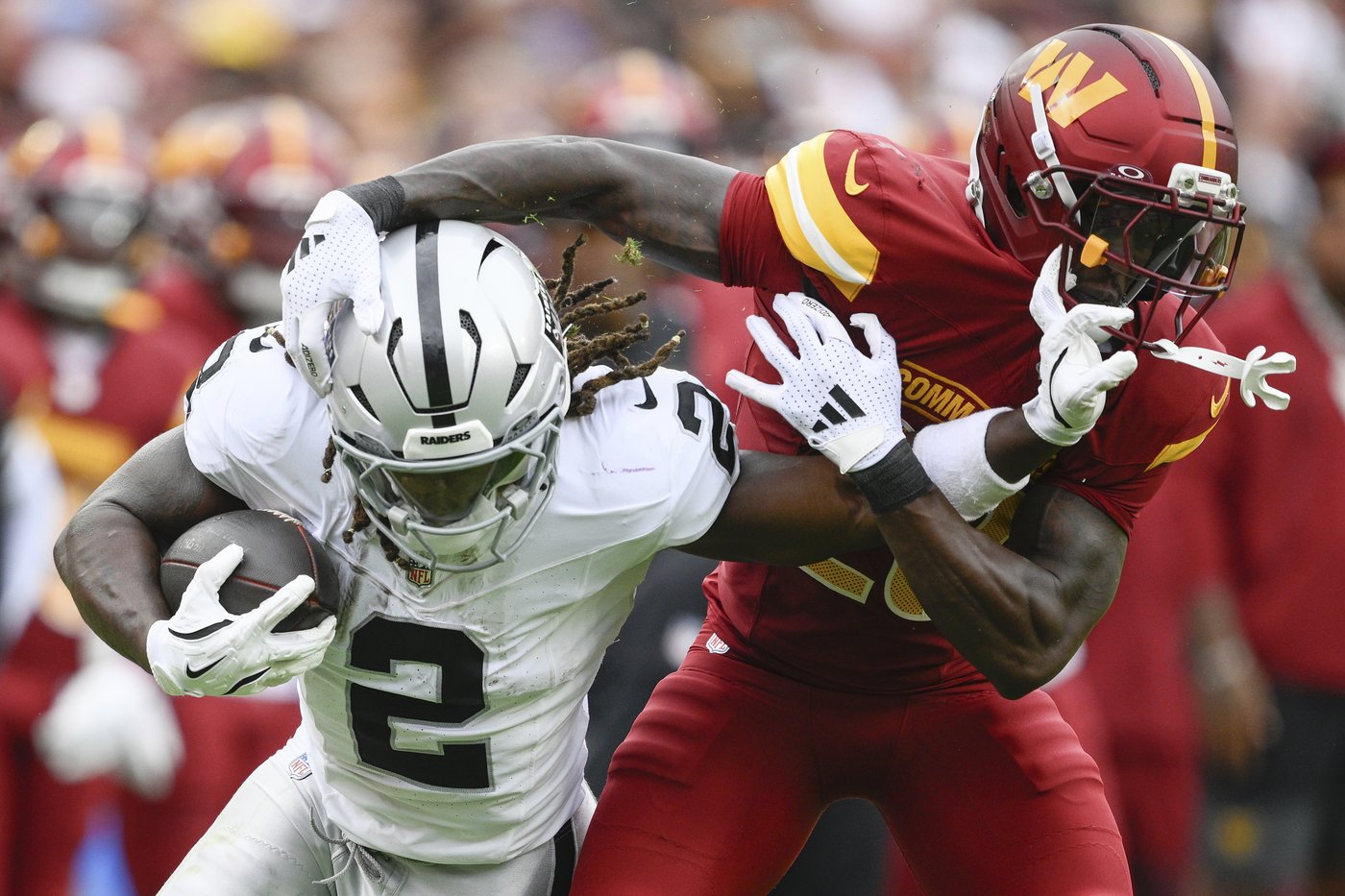 Raiders' offensive line woes leave Geno Smith under siege, Ashton Jeanty stifled | iNFOnews.ca