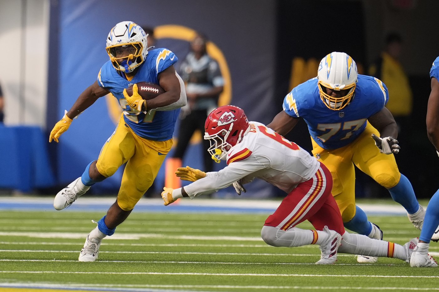 Chargers dealing with injuries, 2 straight losses as they approach their bye week | iNFOnews.ca