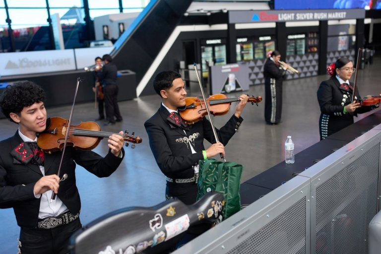 With violins, trumpets and the guitarrón, Las Vegas is training the mariachi educators of tomorrow | iNFOnews.ca