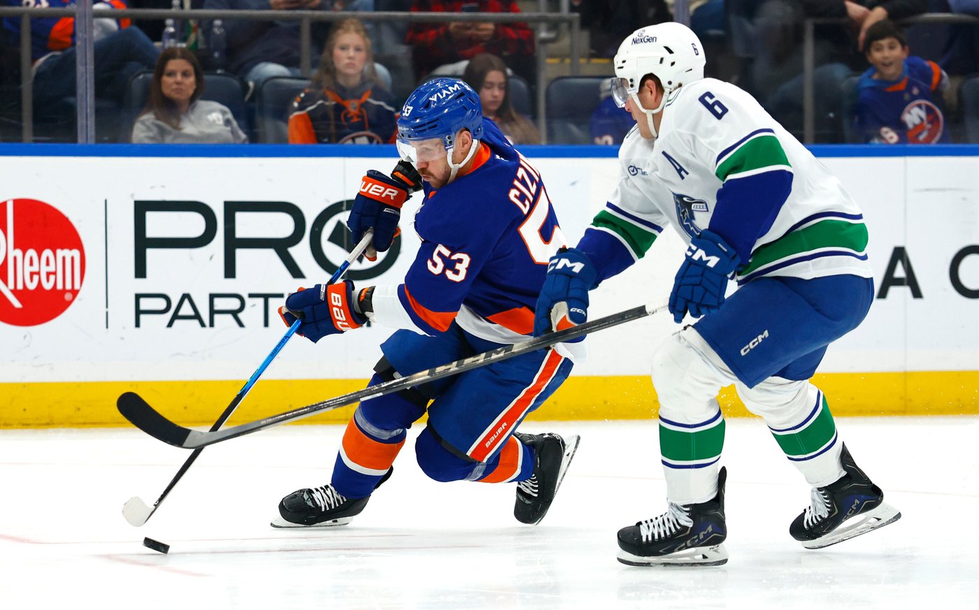 Kiefer Sherwood has hat trick as Canucks beat Islanders 4-1 for 3rd straight win | iNFOnews.ca Kiefer Sherwood has hat trick as Canucks beat Islanders 4-1 for 3rd straight win | iNFOnews.ca