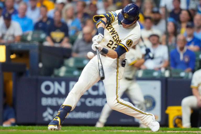 Henderson, Yelich lead Brewers past Cubs for series sweep | iNFOnews.ca