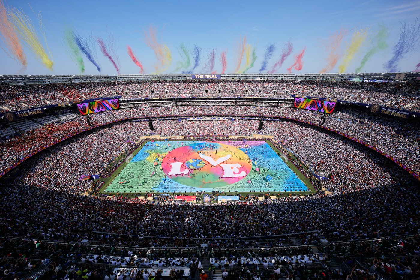 Performers take to the stage at the World Cup final, in photos | iNFOnews.ca