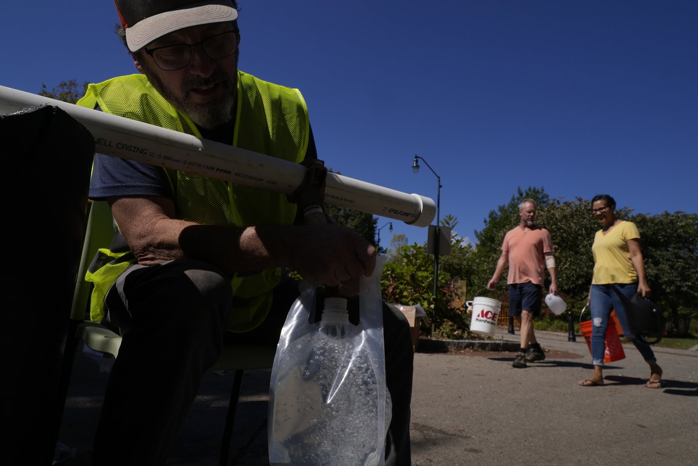 A week after Helene hit, thousands still without water struggle to find enough | iNFOnews.ca