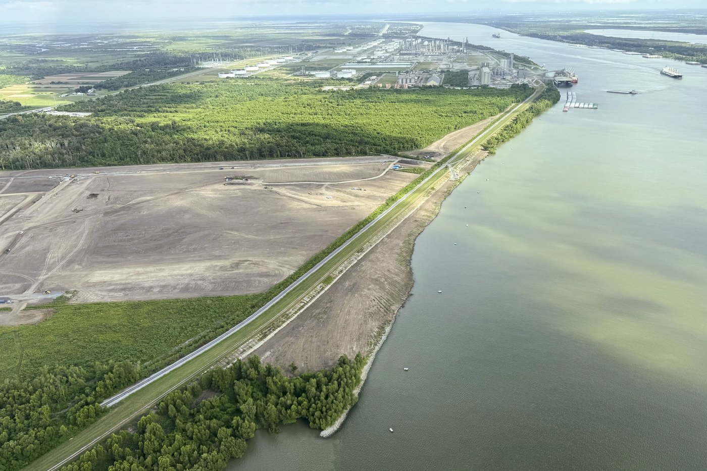 Feds press Louisiana on its commitment to a stalled billion-dollar coastal restoration project | iNFOnews.ca