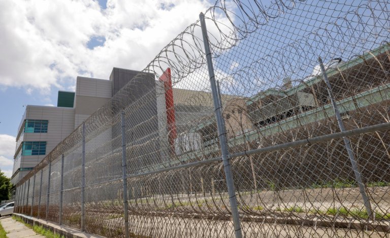 New Orleans jail worker gets 2.5 years in prison for enabling brazen 10-inmate escape | iNFOnews.ca