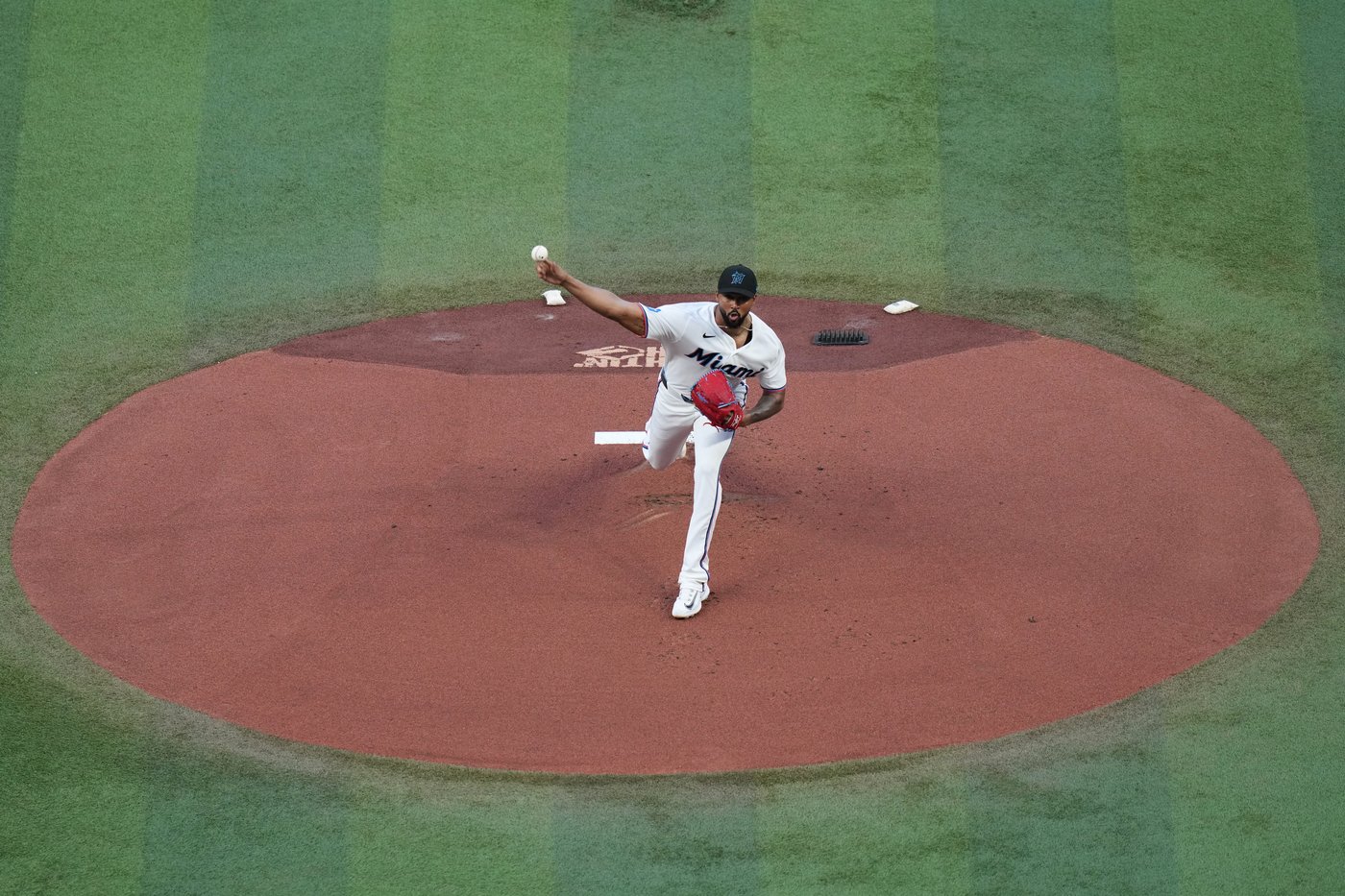 Alcantara shines in his 6th opening day start, leading the Marlins past the Rockies | iNFOnews.ca