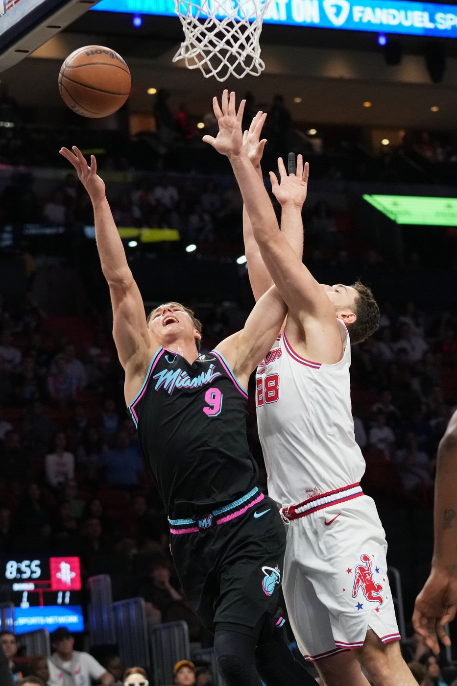 Adebayo scores 24, Larsson adds 20 and Heat hold off Rockets, 115-105 | iNFOnews.ca