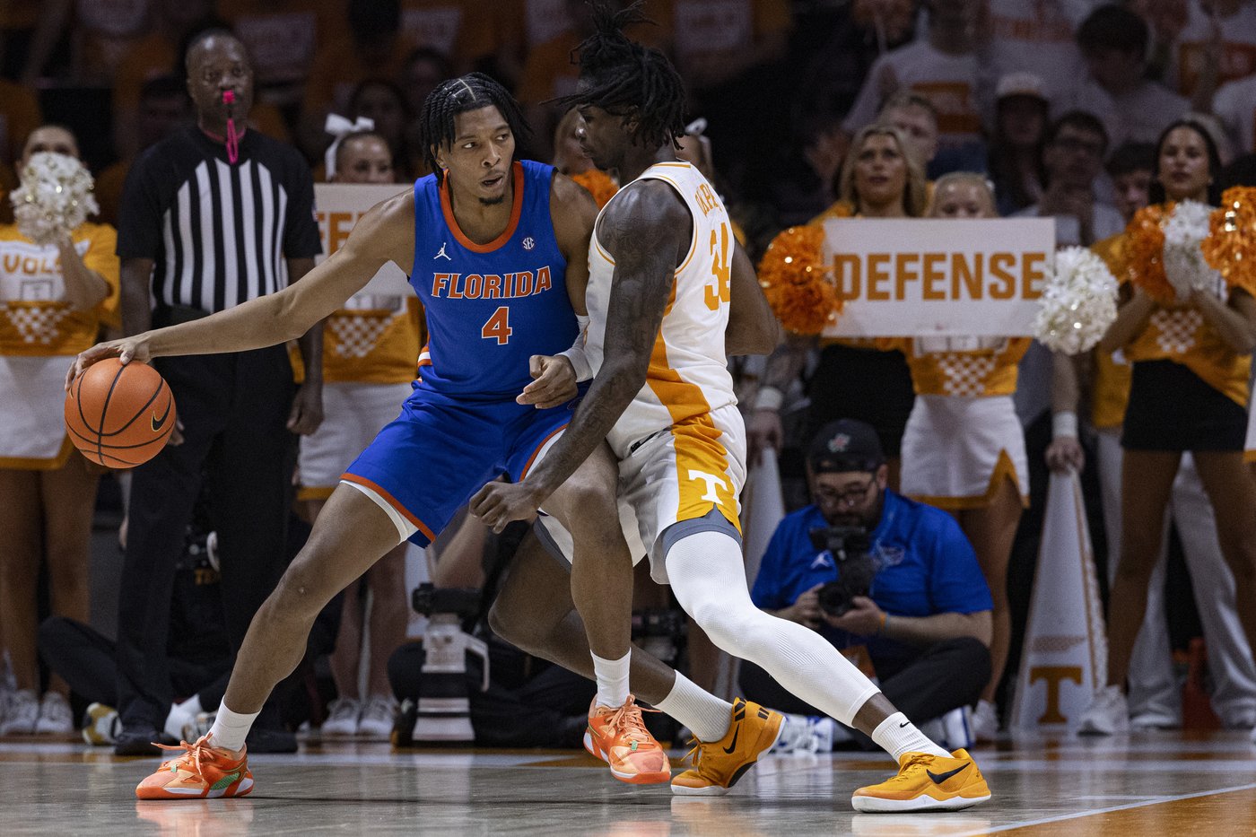 Shorthanded No. 8 Tennessee beats No. 5 Florida 64-44 | iNFOnews.ca Shorthanded No. 8 Tennessee beats No. 5 Florida 64-44 | iNFOnews.ca
