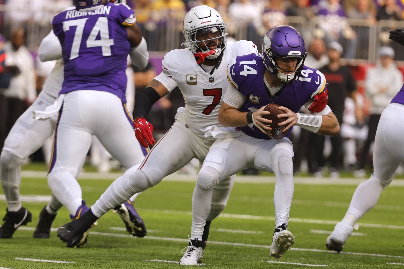 Vikings win 5th straight, rallying past Cardinals 23-22 on Sam Darnold's TD pass with 1:13 left | iNFOnews.ca