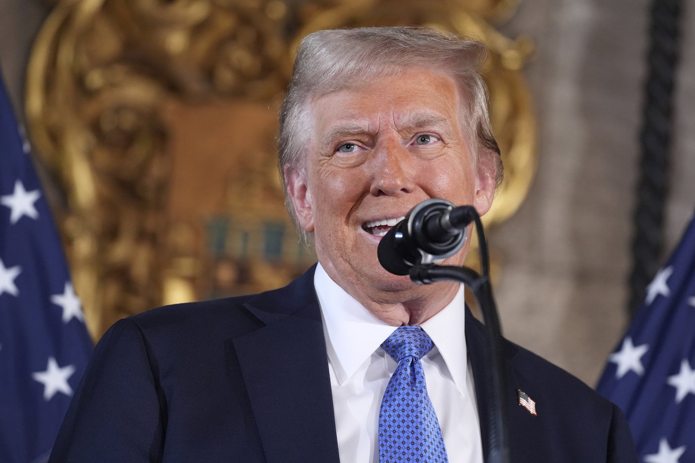 Trump weighs in on NY mayor, vaccines and drones in freewheeling press conference at Mar-a-Lago | iNFOnews.ca