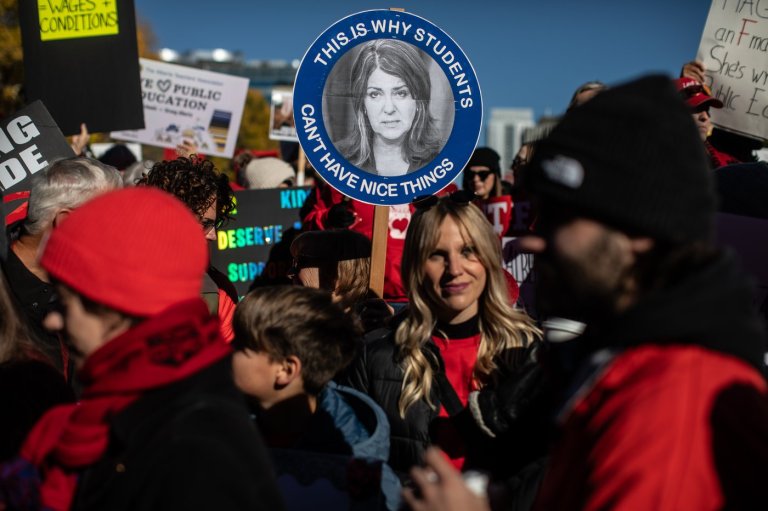 Alberta teachers say provincewide strike aims to fix underfunded system in crisis | iNFOnews.ca