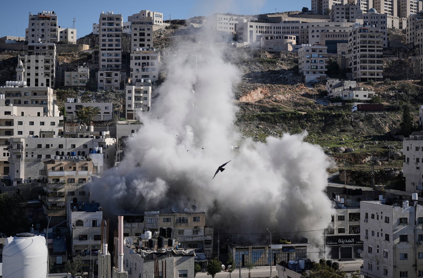 Israeli forensics experts examine remains handed over by militants in Gaza | iNFOnews.ca Israeli forensics experts examine remains handed over by militants in Gaza | iNFOnews.ca