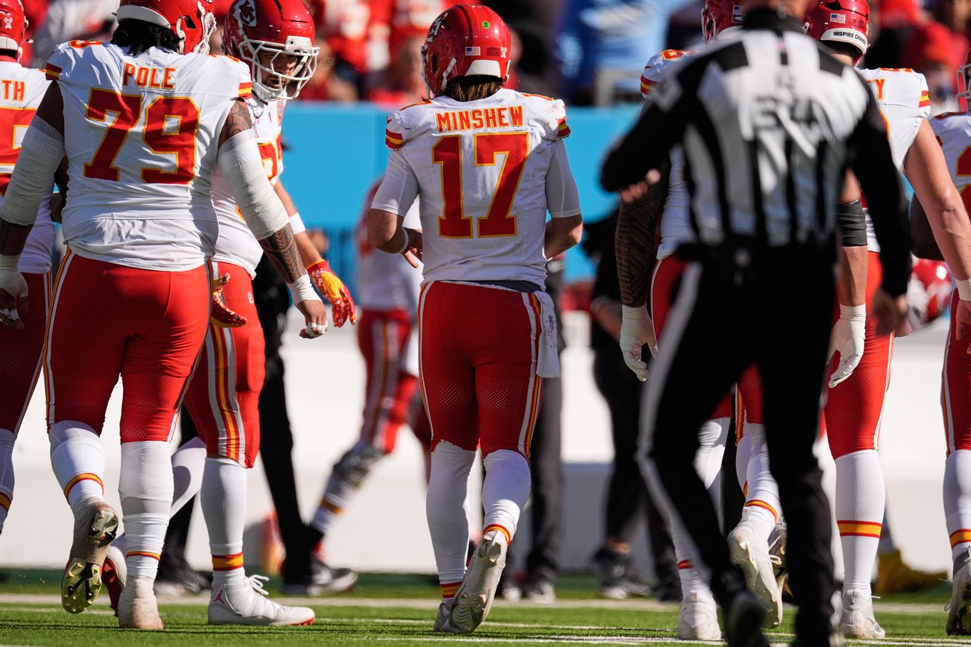 Chiefs lose another QB to a knee injury. Gardner Minshew knocked out of loss to Titans | iNFOnews.ca