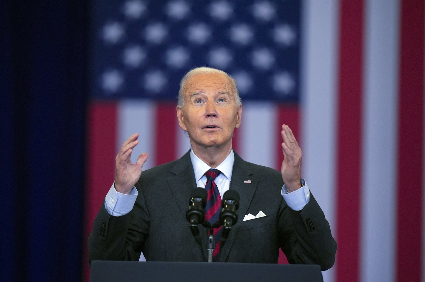 Biden and Bernie Sanders highlight lower prescription drug costs in New Hampshire stop | iNFOnews.ca