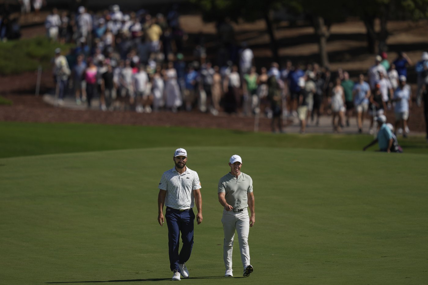 Rory McIlroy tied for lead in Dubai, hot-headed Tyrell Hatton fades | iNFOnews.ca