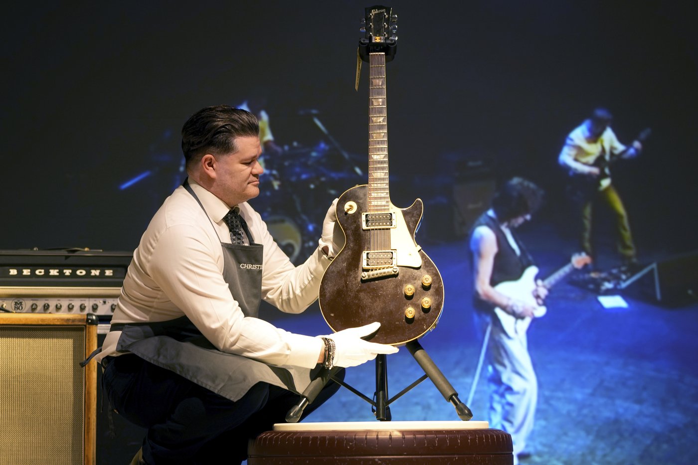 Rock icon Jeff Beck's guitars are going on display in London before they are put up for auction | iNFOnews.ca