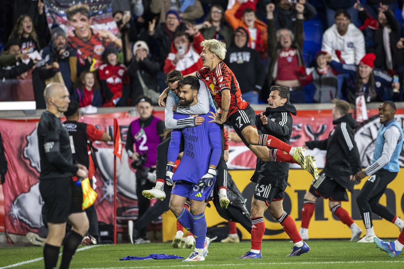 Daniel Edelman, Carlos Coronel help Red Bulls win shootout, finish sweep of defending champion Crew | iNFOnews.ca